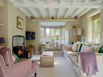 Holiday Rental for 13 People in Turville, Buckinghamshire, Photo 3