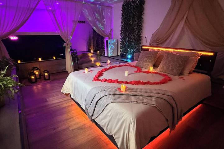 Appartement entier, Le Bain des Violettes • Suite romantique avec jacuzzi privatif in Dole, Jura