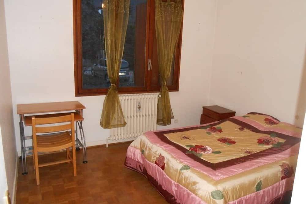 Comfy home for group and family. Wonderful view! in Saint-Ismier, Isère