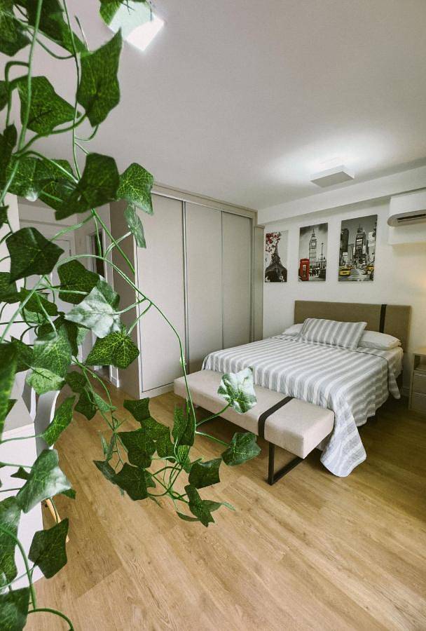 Casas e apartamentos de temporada para 2 pessoas, com balcão e vista e ainda jardim em Saúde 
