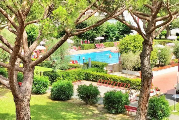 Ferienwohnung für 4 Personen, mit Balkon/Terrasse und Pool in Marina di Bibbona - 2