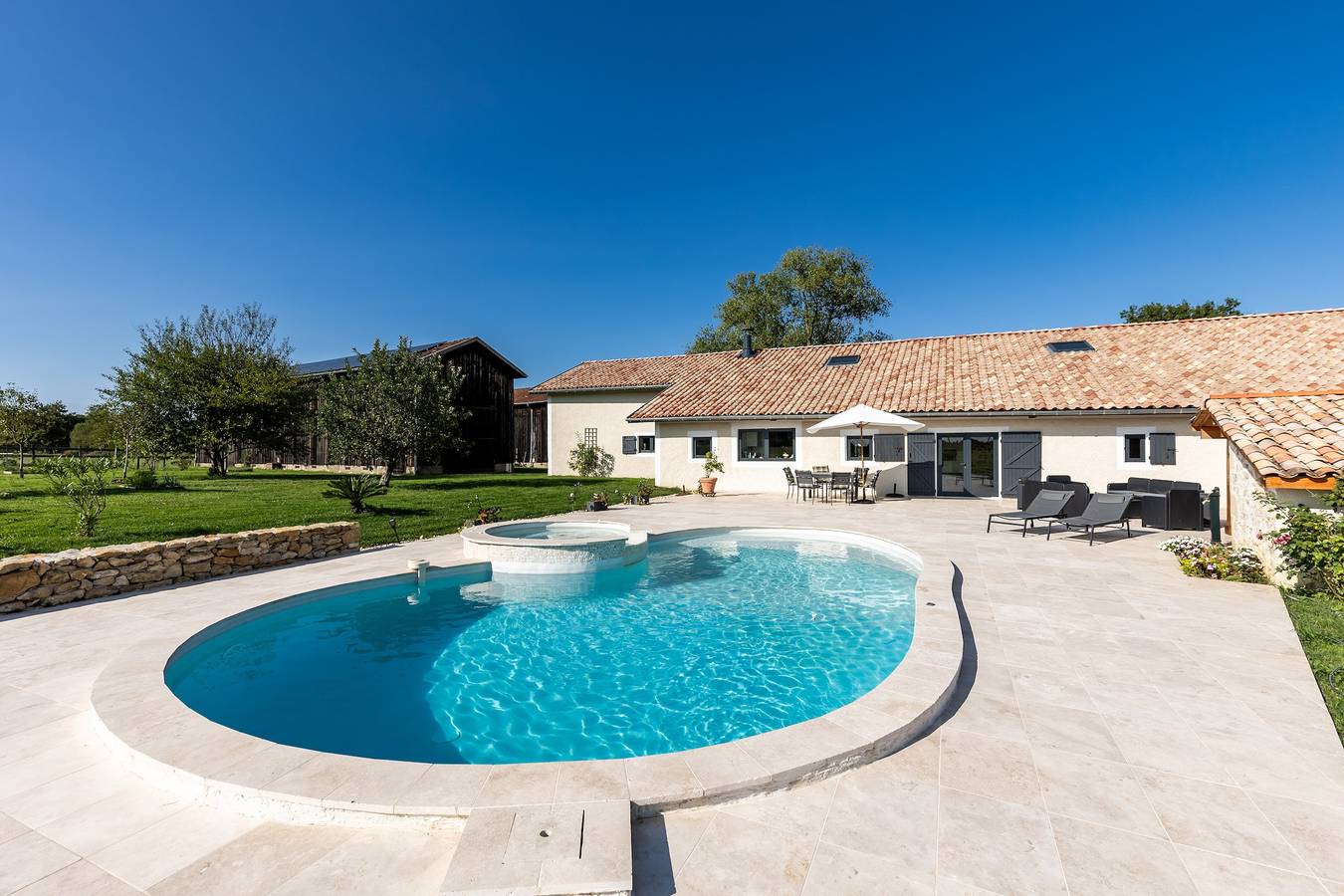 Villa 'Le Basque' en Bazas con piscina compartida, terraza privada y Wi-Fi in Bazas, Región de Langon