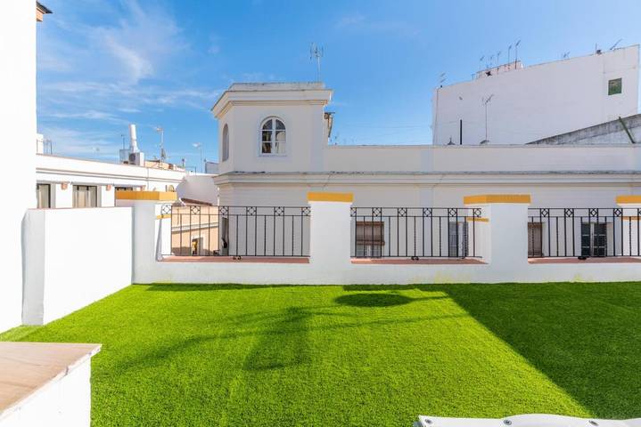Apartamento para 5 personas, con balcón y vistas, Se admiten mascotas en San Lorenzo (Sevilla)