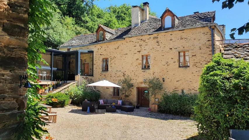 Gîte pour 4 personnes, avec jardin ainsi que vue et piscine à Quins - 2