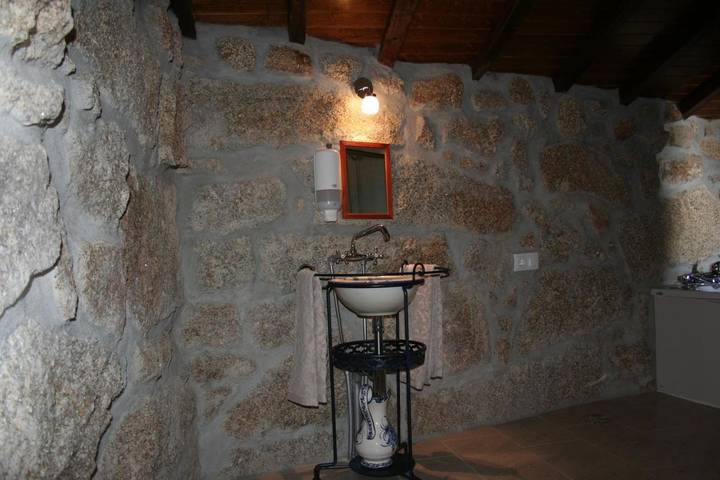 Maison de campagne pour 2 personnes, avec jardin et jacuzzi dans Tondela - 4