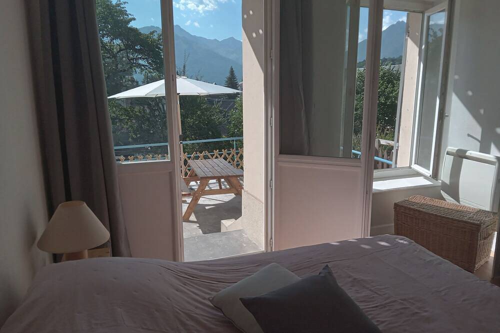 Entire apartment, Apartment at the foot of the Pyrenees with a large terrace overlooking the mountains in Argelès-Gazost, French Pyrenees