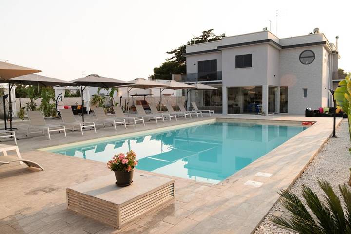B&b per 2 persone, con Balcone e Terrazza nonché Giardino e Piscina a Pulsano