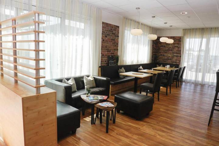 Hotel für 2 Personen, mit Terrasse und Whirlpool sowie Sauna und Ausblick in Weingarten - 4
