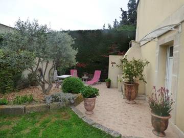 Cottage pour 2 personnes, avec vue ainsi que jardin et terrasse à Beaucaire