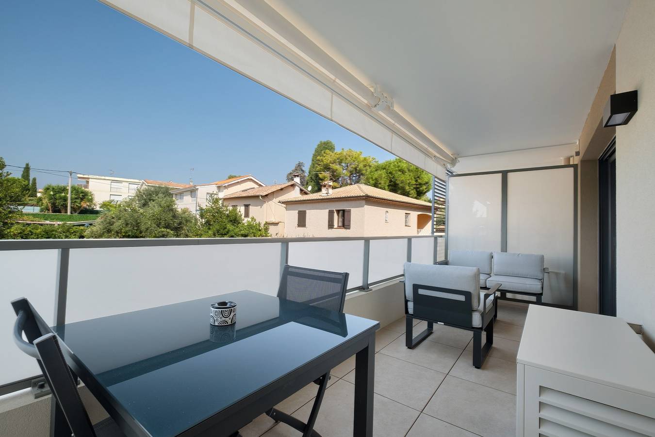 Appartamento intero, Appartamento T2 nuovo vicino al mare e al centro, terrazza privata, Wi-Fi, aria condizionata in Cagnes-sur-Mer, Costa mediterranea (Francia)