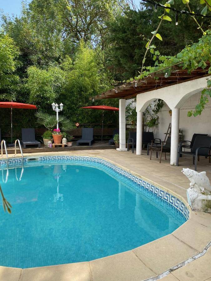Chambre d’hôte pour 2 personnes, avec Terrasse et Jardin ainsi que Piscine et Vue