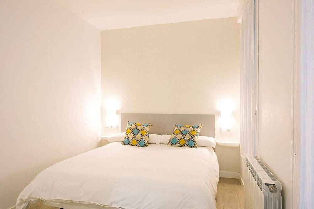 Ganze Wohnung, 6 Getaria B superb central apartment in Playa de la Concha, San Sebastian