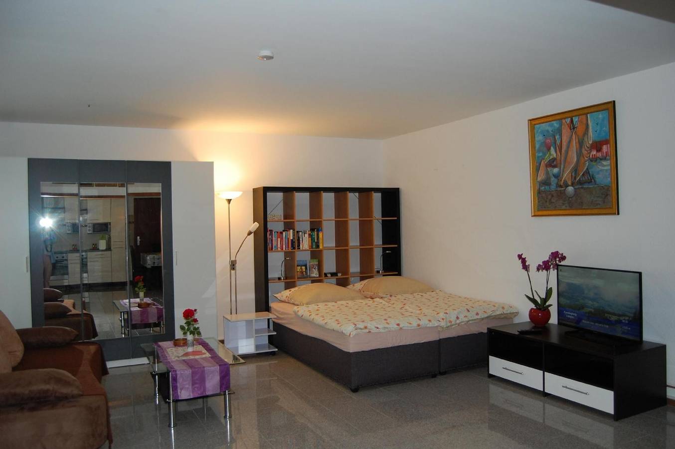 Entire holiday apartment, Ferienwohnung mit moderner Einrichtung, Duschbad und eigener Veranda in Bad Nauheim, Wetterau