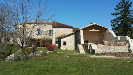 Gîte pour 3 personnes, avec piscine et terrasse à Cahuzac-sur-Vère