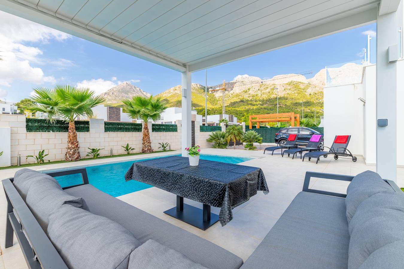Villa "Jade Polop" con vistas a las montañas, Wifi, piscina, jardín y terraza in Polop de la Marina, Costa Blanca