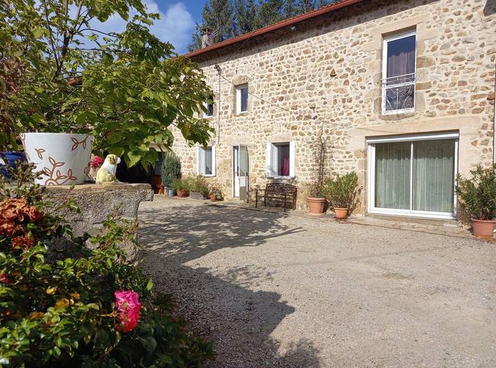 Gîte pour 6 personnes, avec terrasse et jardin, animaux acceptés à Saint-Georges-Lagricol