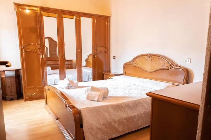 Ferienwohnung für 19 Personen, mit Balkon in Brusimpiano Gemeinde - 2