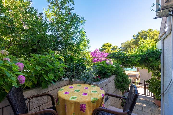 Ferieleilighet for 3 personer, med Balkong / Terrasse i Jelsa