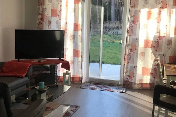 Ganze Wohnung, Neue ruhige Fewo im Küstenwald Graal-Müritz Fewo Zweisamkeit Hasenwinkel 4 Eg<br> in Gelbensande, Rostock und Umgebung