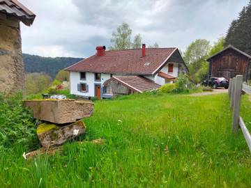 Gîte pour 7 personnes, avec piscine à Liézey