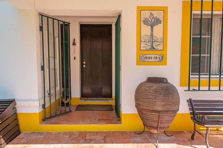 Gîte pour 14 personnes, avec balcon et jardin dans Portinho da Arrábida