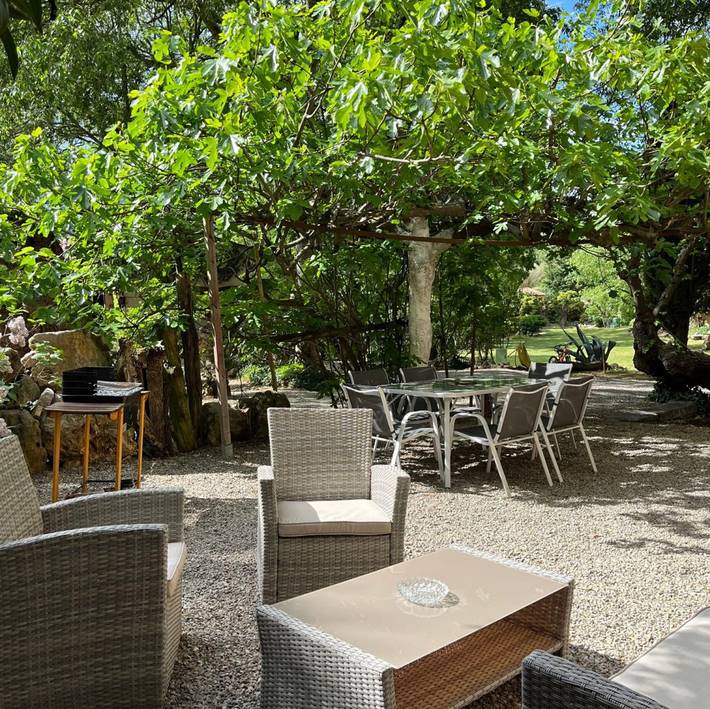 Gîte pour 4 personnes, avec jardin et piscine ainsi que terrasse et vue sur le lac, animaux acceptés à Trans-en-Provence - 2