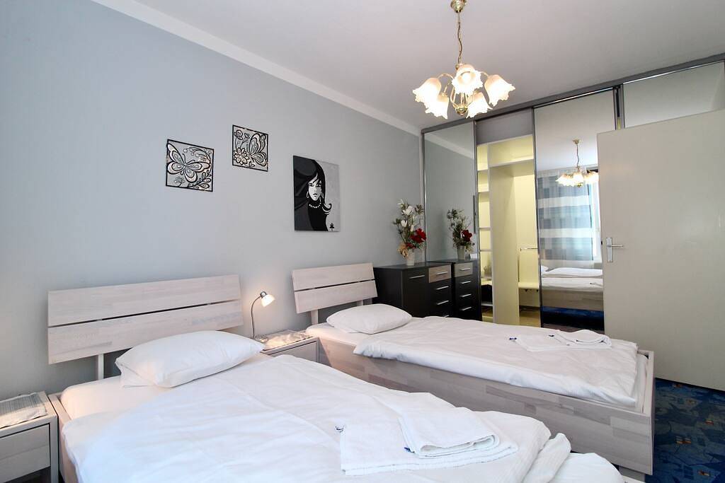 Hel lejlighed, Cozy Apartment Privat Parking in København Indre By, Wien
