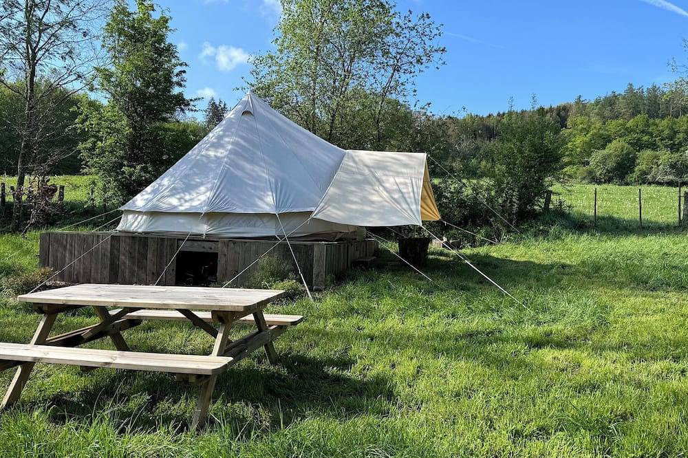 A comfortable bivouac in the heart of nature. The perfect stopover for hikers. in Redu, Libin