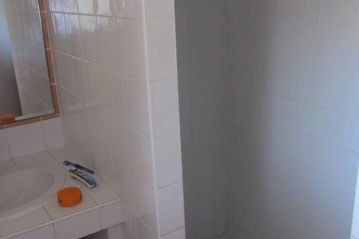 Gîte pour 6 personnes, avec terrasse dans Plage La Capte - 3