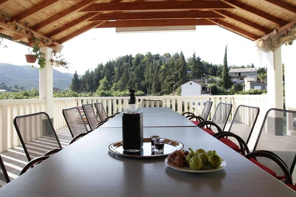 Gemütliche Villa in Ploce mit Gemeinschaftspool in Peračko Blato, Dubrovnik-Neretva