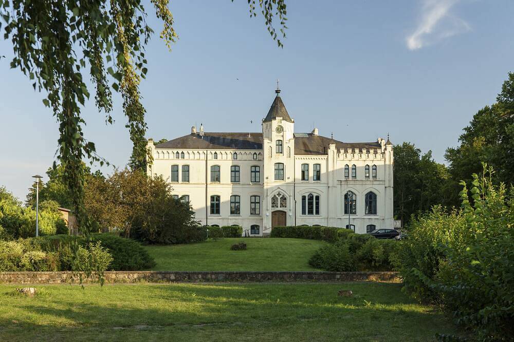 Herrenhaus Viecheln Anno 1869 Suite Georg in Behren-Lübchin, Mecklenburgische Ostseeküste