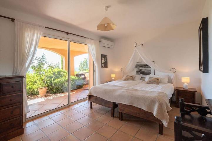 Location de vacances pour 10 personnes, avec terrasse et jardin, animaux acceptés à Spéracèdes - 2