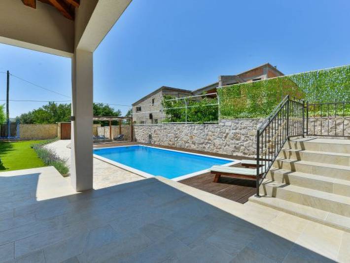 Stone villa Anita with pool in Galovac, Zadar