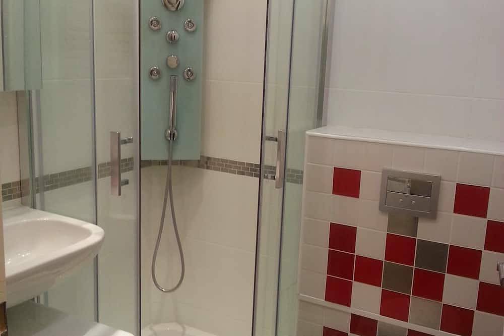 Entire apartment, Studio Bellevue in Clamart, Hauts-de-Seine
