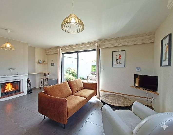 Gîte pour 4 personnes, avec jardin et sauna ainsi que piscine et terrasse