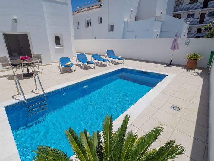 Villa for 6 people, with garden in Nerja