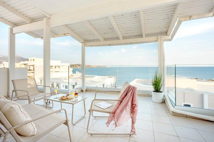 Hôtel, avec Balcon ainsi que Terrasse et Vue