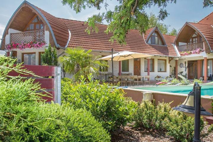 Bed and Breakfast für 3 Personen, mit Pool und Terrasse sowie Garten - 1