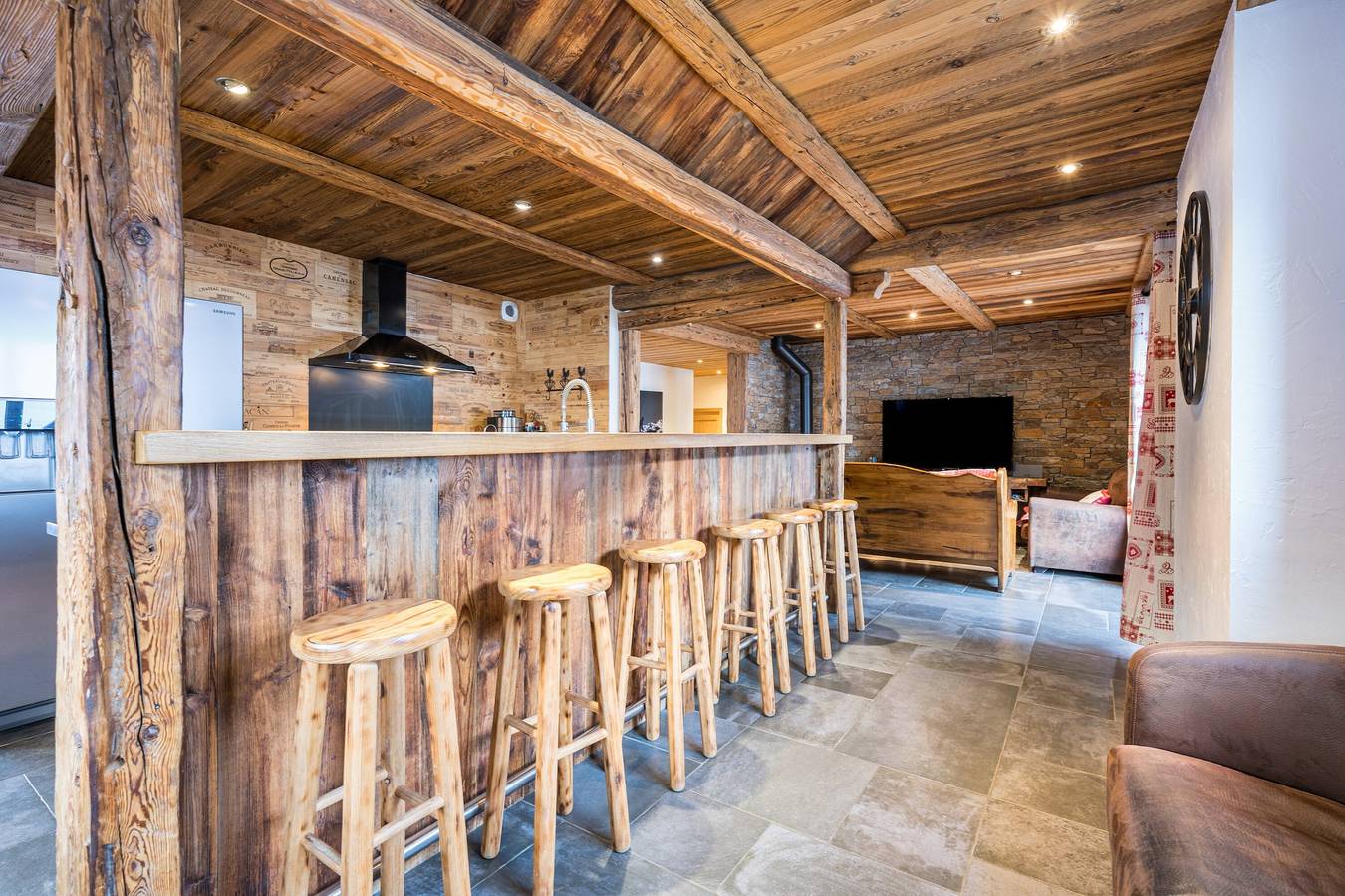 Apartamento entero, Apartamento 'La Source' con vistas a la montaña, terraza privada y Wi-Fi in Valloire, Región de Saint-Jean-de-Maurienne