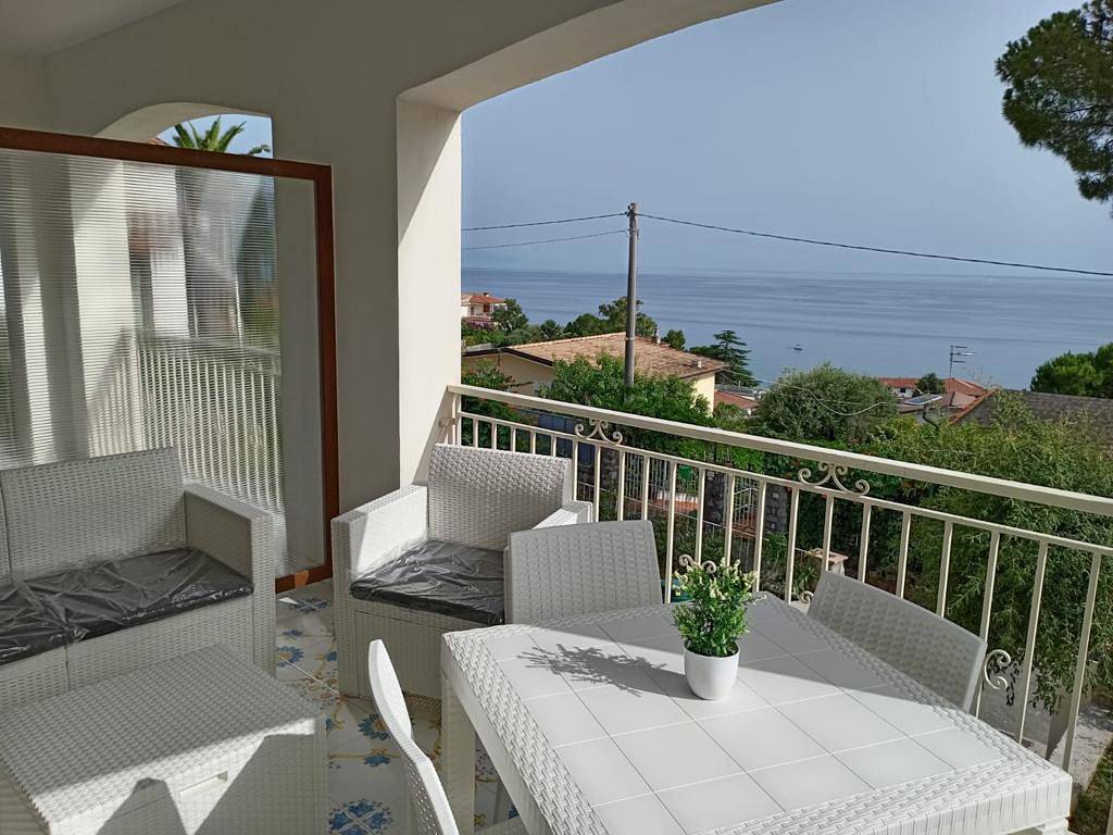 Entire apartment, Luxurious studio flat in a residential village in Vibonati, Cilento