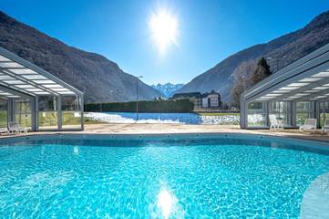 Club vacances pour 6 personnes, avec piscine et jardin dans les Pyrénées