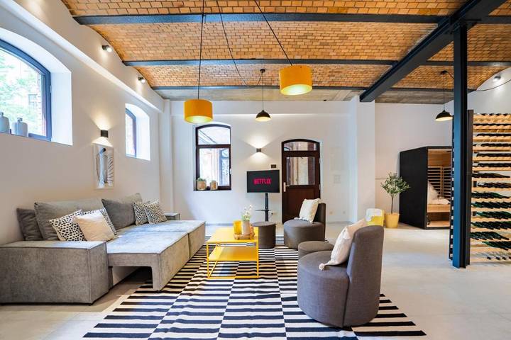 Ferienwohnung für 4 Personen, mit Sauna und Ausblick sowie Terrasse, mit Haustier in Wiesbaden - 2