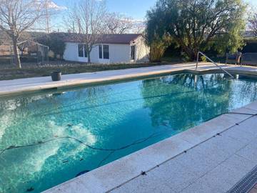 Gîte pour 4 personnes, avec jardin ainsi que terrasse et piscine dans San Martin Sarroca