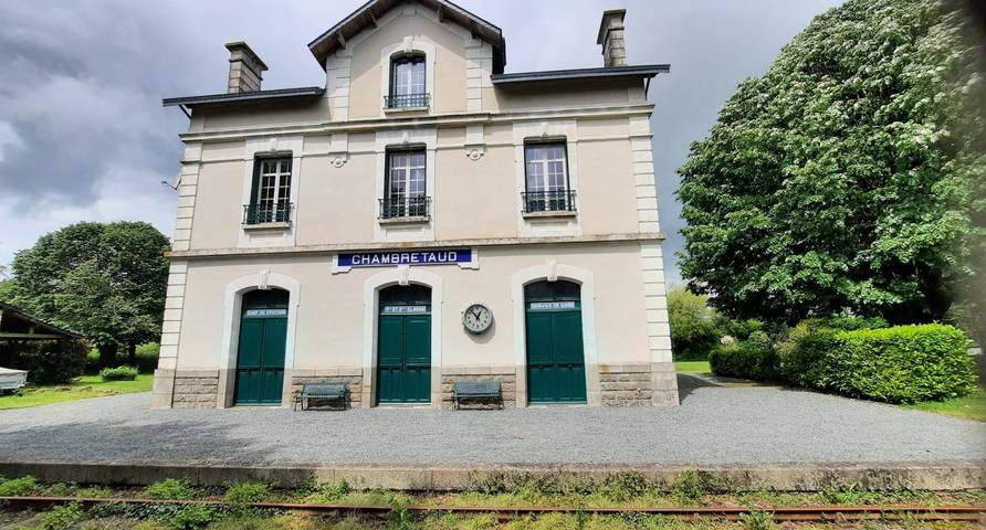 Gîte pour 15 personnes, avec terrasse et jardin dans Chanverrie - 3