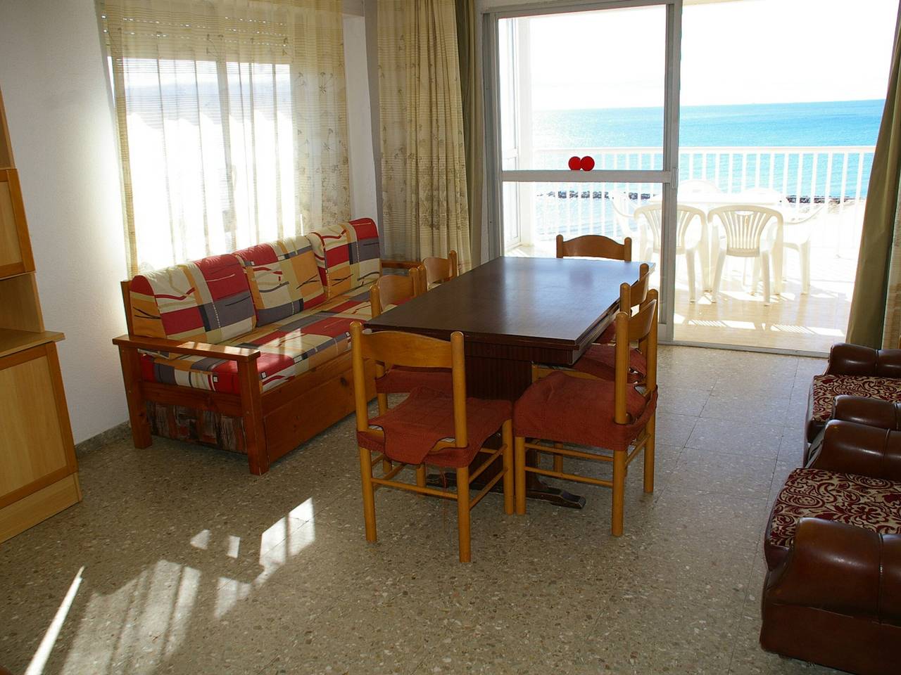 Apartamento entero, Apartamento de 4 habitaciones en Benicàssim con terraza y parking in Benicasim, Costa del Azahar