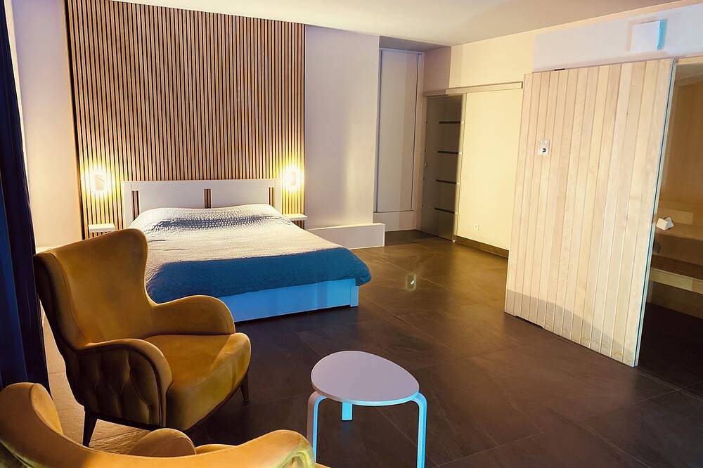 Entire apartment, Private loft - Jacuzzi pro & sauna - All in One in Entzheim, Strasbourg region