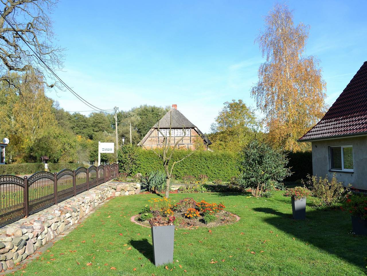 Ganze Ferienwohnung, Ferienhaus mitten in der Natur, separater Eingang, Garten - Doppelhaushälfte in Kuchelmiß, Mecklenburgische Seenplatte