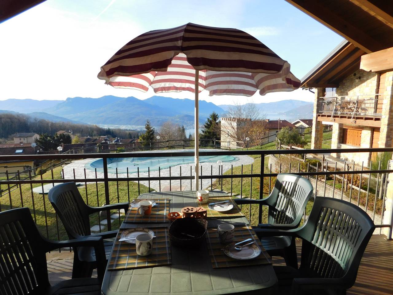 Ganze Wohnung, Rosmarino 2 apartment in Agra with pool in Agra, Lago Maggiore (Lombardei)