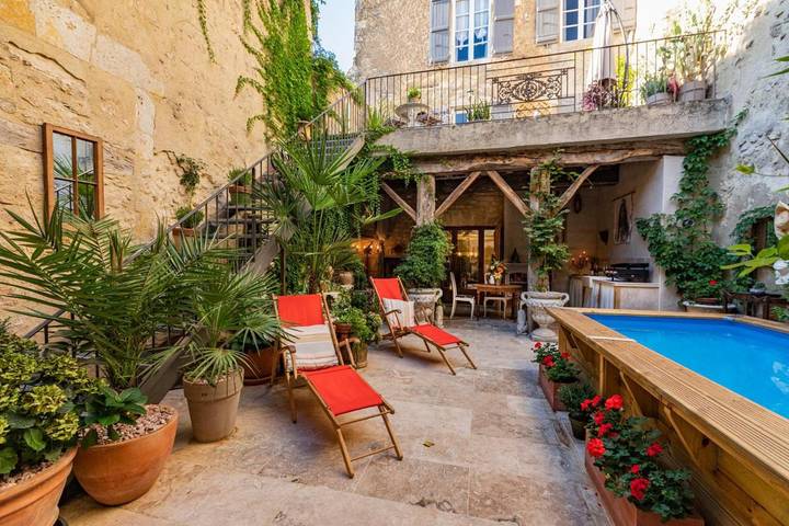 Chambre d’hôte pour 4 personnes, avec jardin ainsi que piscine et vue