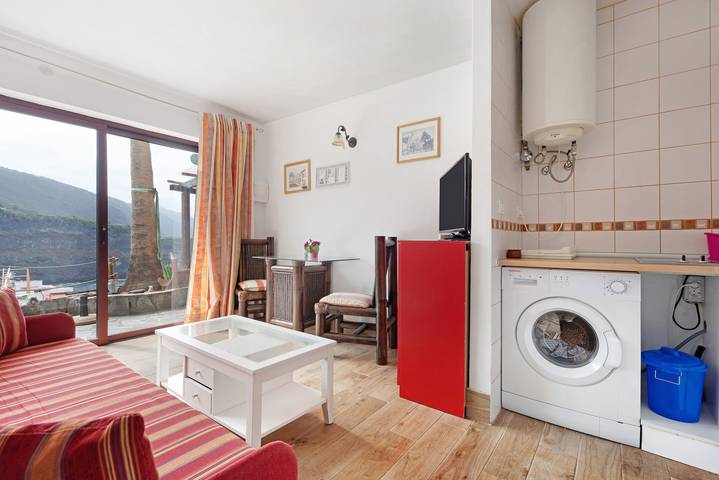 Apartamento entero, Apartamento Bali con vistas a la montaña, al mar, Wi-Fi y terraza in San Marcos, Tenerife Norte